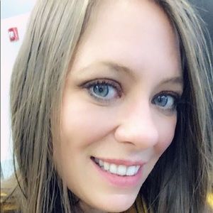 I’m a buyer, not a seller. Organized poshers only.